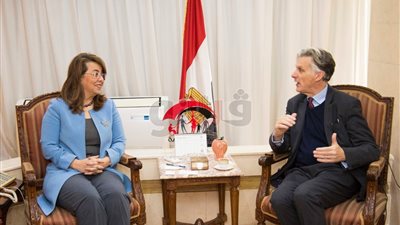 وزيرة التضامن تبحث التعاون مع السفير البريطاني بالقاهرة