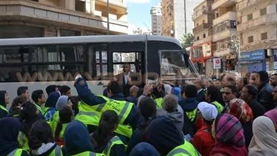 بالصورة.. محافظ الإسكندرية يحضر العمل الميداني لمنظومة النظافة الجديدة