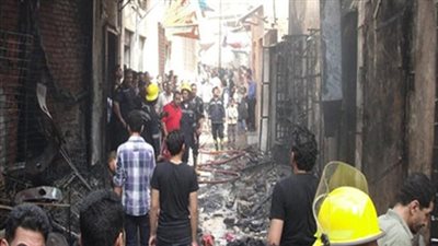 خبراء الأدلة الجنائية يفحصون حريق مخزن قش الأرز بالشرقية
