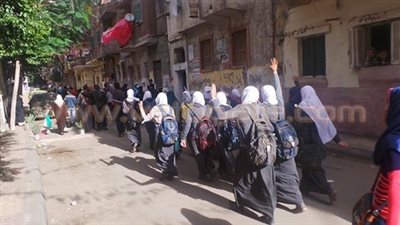 مسيرة لطالبات 