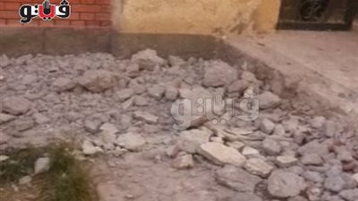 بالفيديو.. مدرسة الشهيد إيهاب مرسي تعرض حياة طلابها للخطر