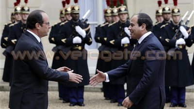 هولاند: نأمل في استمرار عملية الانتقال الديمقراطي بمصر وفق خارطة المستقبل