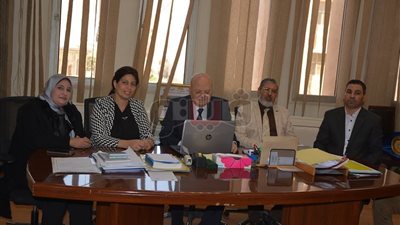رئيس جامعة الزقازيق يستقبل وفدا من المالية لبحث الشمول المالي