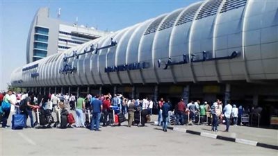 مطار القاهرة: تخفيض رسوم دخول المودعين والمستقبلين 50%