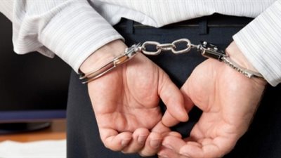 ضبط موظف بوحدة صحية بتهمة التزوير وإصدار شهادات مواليد ووفيات بالمنيا