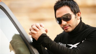 تامر حسني يطير إلى أمريكا لإحياء حفل عيد الحب