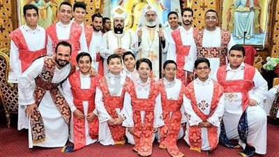 مطران كاثوليك المنيا يرسم 12 شماسا.. ما هي الشروط