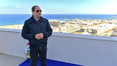 متحدث الرئاسة يستعرض جولة السيسي في هضبة الجلالة.. الرئيس يتفقد مدينة الرخام والجرانيت وجامعة الجلالة.. يزور مشروعات الحي السكني والمنتجعات السياحية ومنطقة الخزانات.. يشيد بجهود العاملين