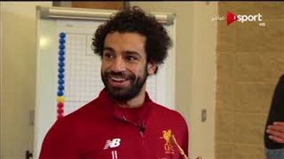 محمد صلاح يواصل رحلة تألقه.. يحصد 3 جوائز في أقل من 48 ساعة.. أفضل لاعب في أفريقيا 2017.. اختياره لاعب نوفمبر في ليفربول.. يتربع على قائمة الهدافين برصيد 13 هدفا