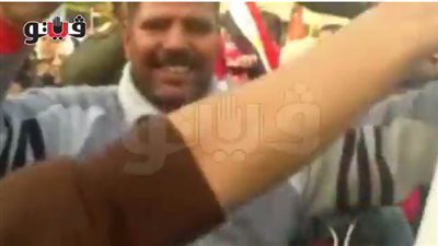 بالفيديو.. مؤيدو السيسي بالهرم يحتفلون بذكرى تنحي مبارك