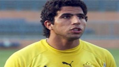 حارس المحلة يدرس تغيير ملابسه بعد حديث 