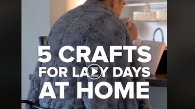 5 أفكار للاستمتاع بالكسل في المنزل بأيام الشتاء (فيديو)