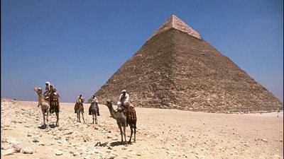 «السياحة» تلتقط أنفاسها فى 2013.. زعزوع: 4 ملايين مصرى يعملون بالقطاع.. تجذب 70 صناعة أخرى.. مصر الـ 22 بين أهم 50 مقصدًا عالميًا.. 12% زيادة بدخل الربع الأول للعام الحالى