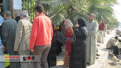 بالصور.. لليوم الثانى.. إغلاق مستشفى التأمين الصحى بسندوب بالجنازير