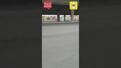 شاب يحاول الانتحار من أعلى كوبري بالسعودية (فيديو)