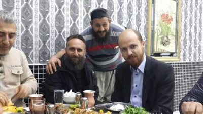 قناة روسية تنشر صورا لنجل أردوغان برفقة قيادات من تنظيم داعش