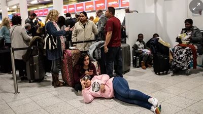 بريطانيا تحدد هوية مستخدمي الطائرات المسيرة بمحيط مطار جاتويك