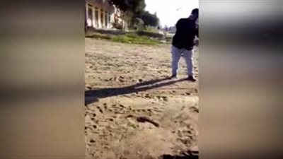 لحظة اصطدام سيارة توزيع أسطوانات بوتاجاز بدراجة نارية في الشرقية (فيديو)