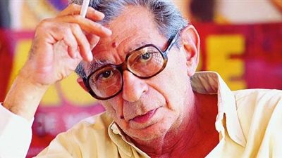 يوسف شاهين يهدد بمقاضاة الحكومة