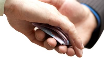 من دفتر نيابة الأموال العامة.. 3 قصص لمديري شركات متهمين بالرشوة