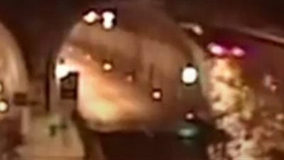 حادث مروع لسيارة تطير في الهواء (فيديو)