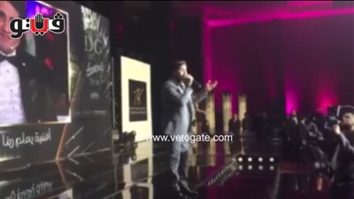 أحمد شيبة يشعل حفل «دير جيست» بـ«يعلم ربنا» بعد فوزه بجائزتين (فيديو)