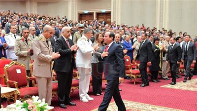 استعدادات أمنية مكثفة بمدينة العاشر من رمضان لاستقبال السيسي