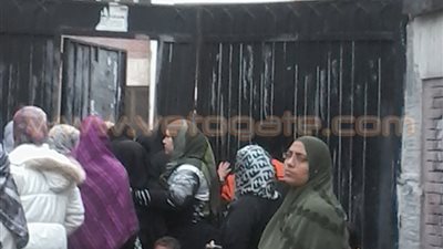 بالصور.. أولياء أمور طلاب 