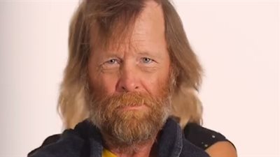 رد فعل مشرد غيرت جمعية خيرية ملامحه (فيديو)