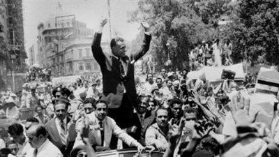 عبدالناصر يحتفل بالنصر مع شعب بورسعيد