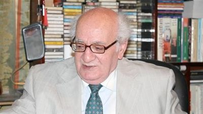 خيرى شلبي عن «جاهين»: قلم وريشة في حدائق البنفسج