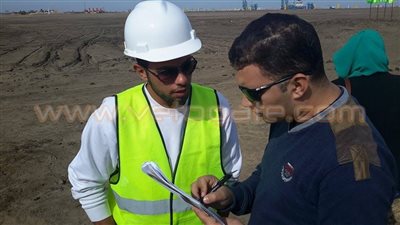 بالفيديو.. «فيتو» داخل موقع مشروع التنمية ببورسعيد قبل إعطاء «السيسي» إشارة البدء.. يضم ميناءً بحريًا ومنطقة صناعية وسكنية كبرى.. الانتهاء من المرحلة الأولى خلال عام.. و10 شركات مص