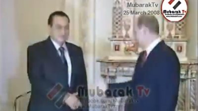 «آسف يا ريس» تزعم: مبارك وقع اتفاق مفاعل نووي مع بوتين في 2008 (فيديو)