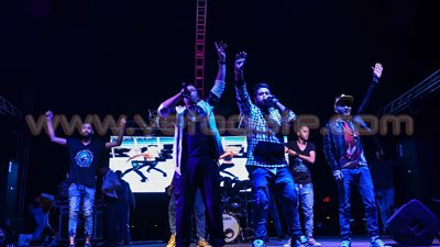 بالفيديو والصور.. رقص جنونى على أنغام «إسلام فانتا» بالجامعة الأمريكية