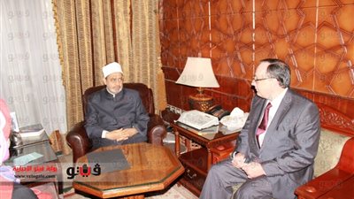 شيخ الأزهر يلتقى سفير كرواتيا بالقاهرة