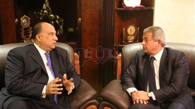 وزير الرياضة يلتقي رئيس الاتحاد ويناقش الإنشاءات الجديدة