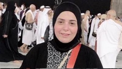 صابرين تؤدي مناسك العمرة (فيديو)