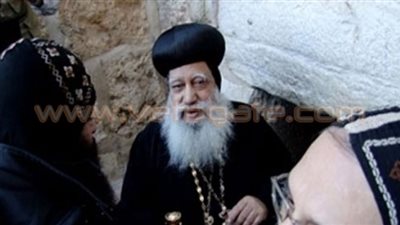 وفود عربية وفلسطينية تشارك في صلاة الجنازة على مطران القدس