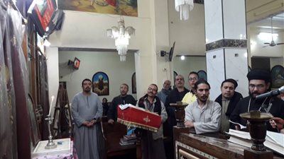 الأنبا تكلا يترأس تسبحة كيهك بكنيسة رئيس الملائكة ميخائيل (صور)