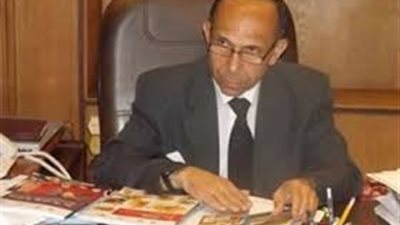 محافظ الفيوم يطالب بخطط قومية لإنقاذ السياحة في مصر