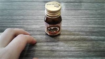 زيت «القرنفل» بديلا للبروتين في فرد الشعر (فيديو)