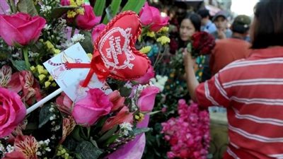 «النجار»: الرجال لا يهتمون بعيد الحب