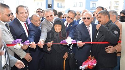 وزير التنمية المحلية: استيعاب قاطني عزب الرسوة بمشروع 44 عمارة (صور)