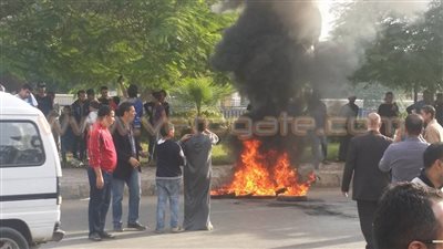 أهالي الإسماعيلية يقطعون شارع محمد علي احتجاجا على مقتل «الطبيب»