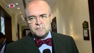 بالفيديو.. خبير أجنبي يناقش العلاجات الحديثة للأورام بطب عين شمس