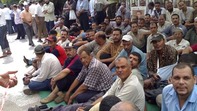تظاهر عمال الصناديق الخاصة بالقاهرة للمطالبة بتثبيتهم