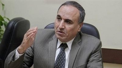 تجميد عضوية نقيب الصيادلة بمجلس جامعة الأهرام الكندية