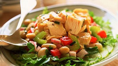 طبق التونة بـ«الكزبرة والفلفل الحار» بطريقة الشيف سلمى