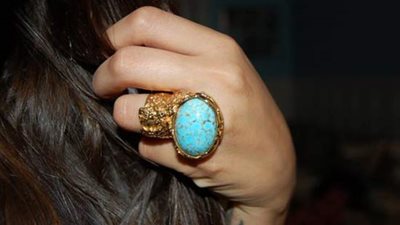 خبيرة أبراج: «الفيروز» هدية «الجدي» في «عيد الحب»