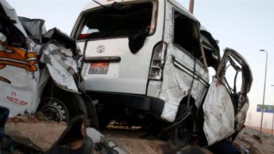 إصابة شخصين في حادث تفحم سيارة بالبحيرة